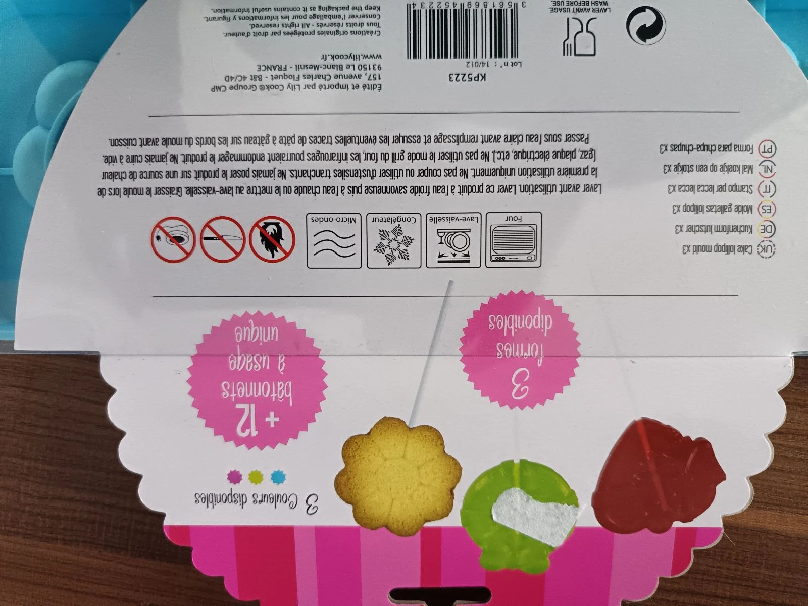 Lot Silicone Pacifier and Cookie Molds with Sticks - New – photo 3